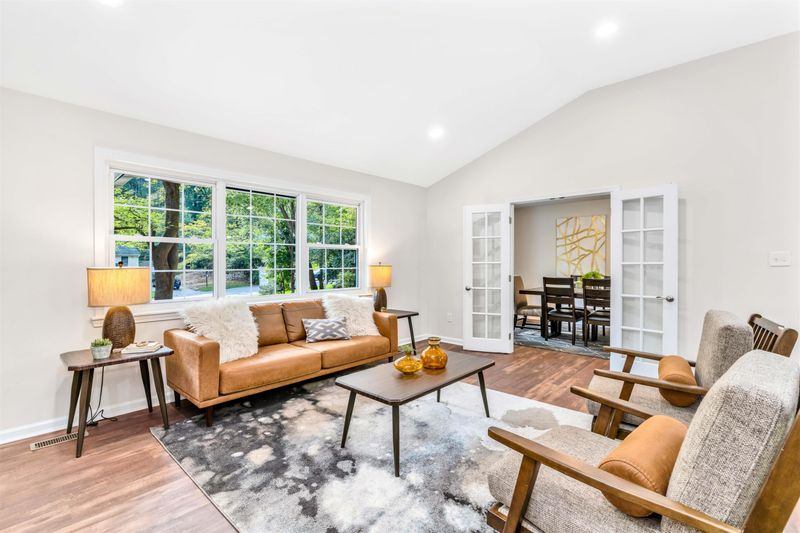 911 Washington St, Cary, NC 27511