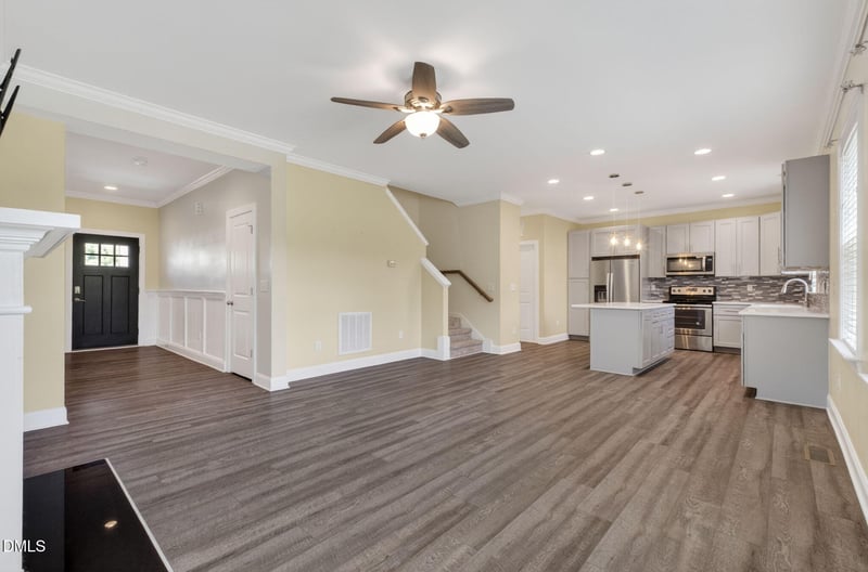 9116 Ashton Glen Dr, Zebulon, NC 27597