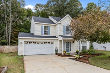 9116 Erinsbrook Dr, Raleigh, NC 27617