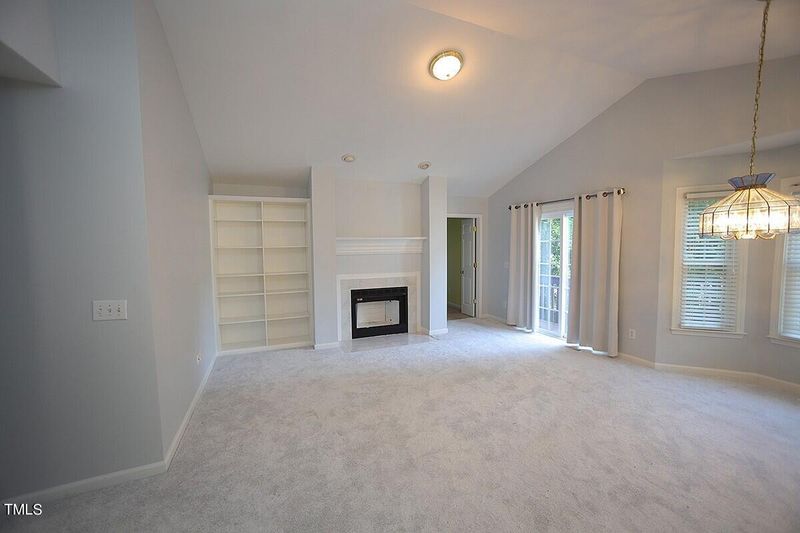 912 Amersham Ln, Wake Forest, NC 27587