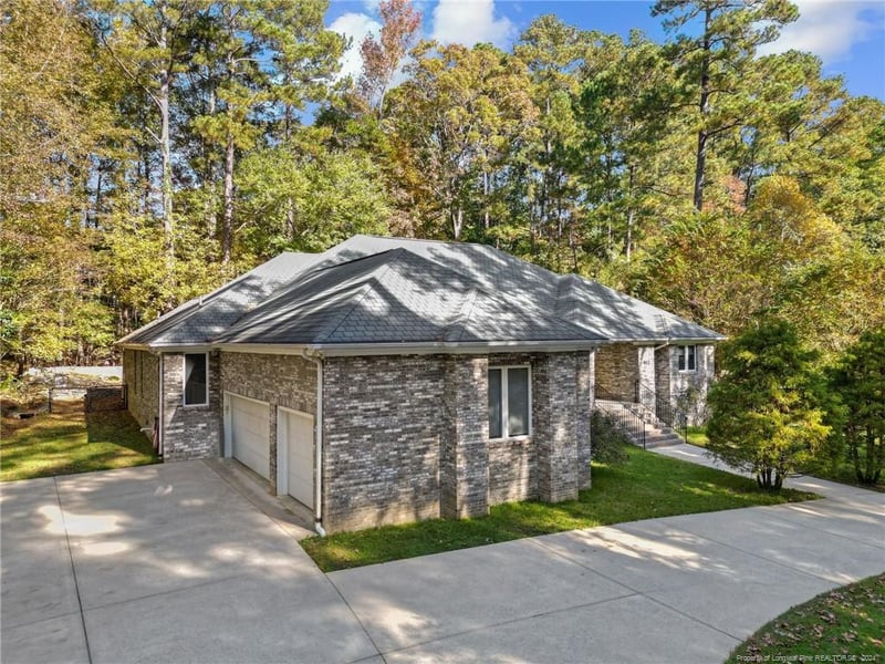 912 Botany Woods Dr, Sanford, NC 27330
