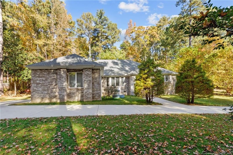 912 Botany Woods Dr, Sanford, NC 27330