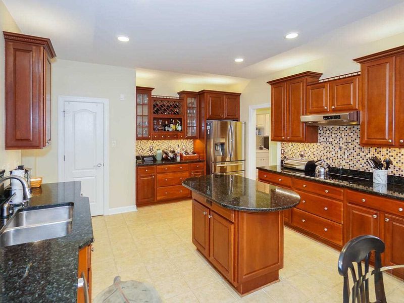 912 Chancellors Rg, Durham, NC 27713