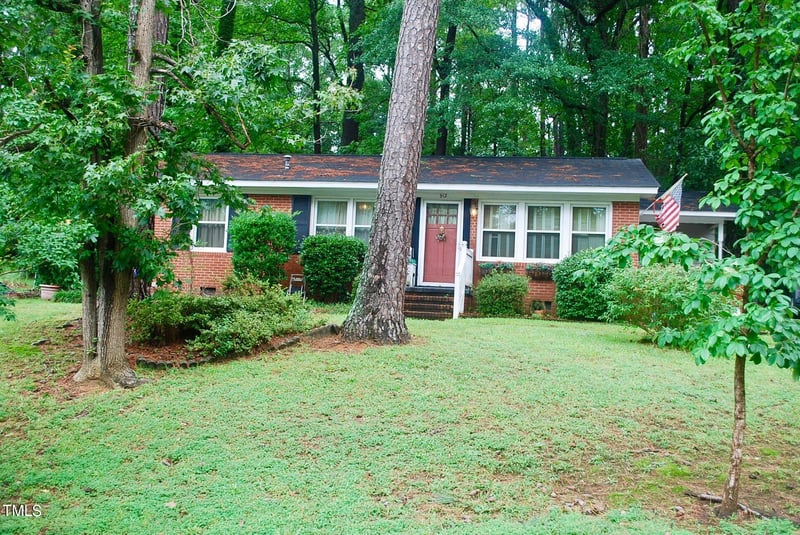 912 Chatham Ln, Raleigh, NC 27610