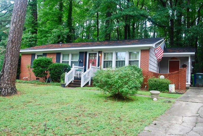 912 Chatham Ln, Raleigh, NC 27610