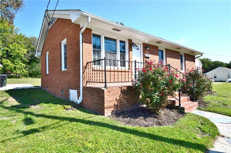 912 Day Ave, Burlington, NC 27217