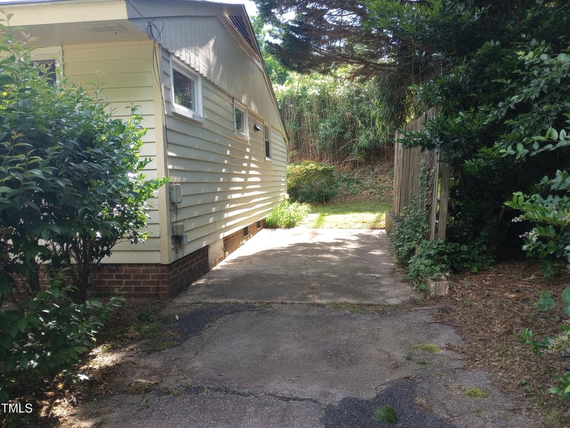 912 Dixie Trl, Raleigh, NC 27607
