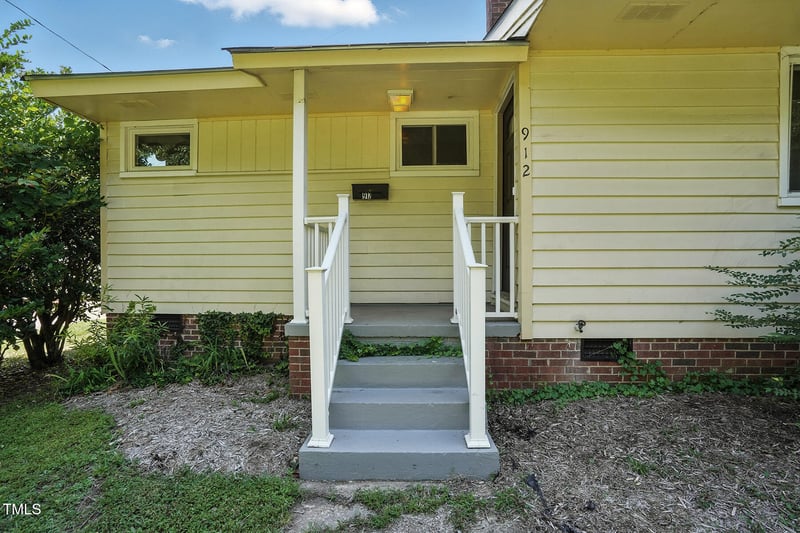 912 Dixie Trl, Raleigh, NC 27607