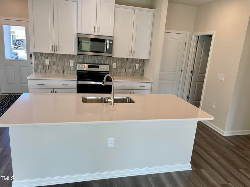 912 Field Ivy Dr, Fuquay Varina, NC 27526