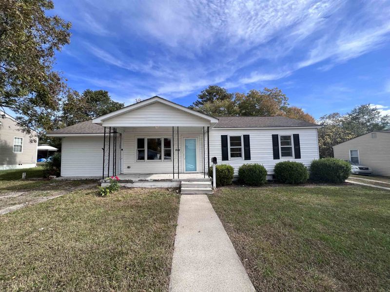 912 E Joyner St, Clayton, NC 27520
