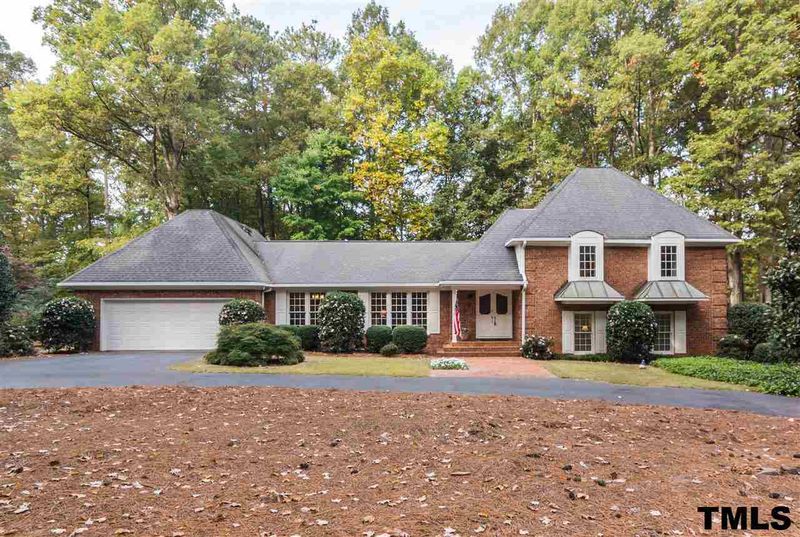 912 Queensferry Rd, Cary, NC 27511
