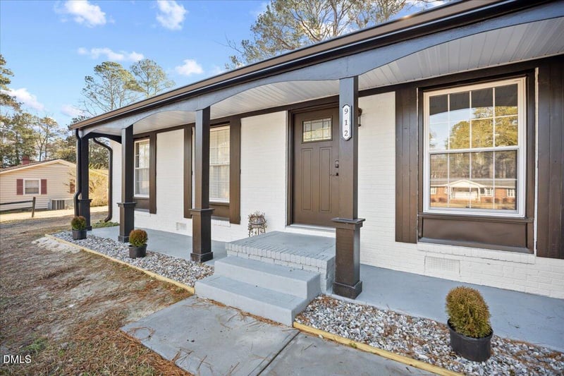 912 Sanders St, Four Oaks, NC 27524