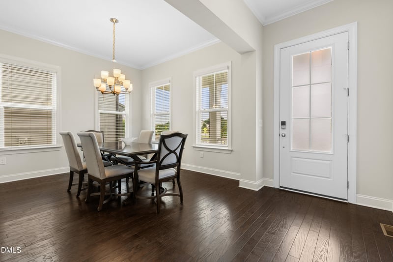 912 Village View Ln, Cary, NC 27519