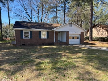 912 Winterberry Dr, Fayetteville, NC 28314