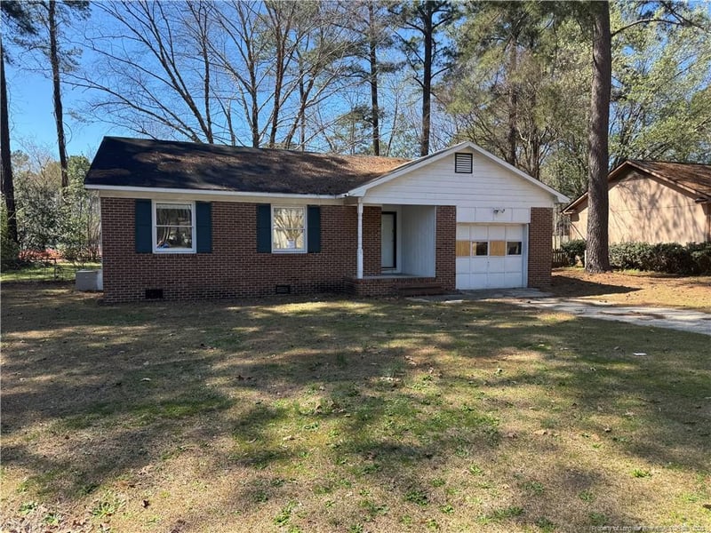 912 Winterberry Dr, Fayetteville, NC 28314