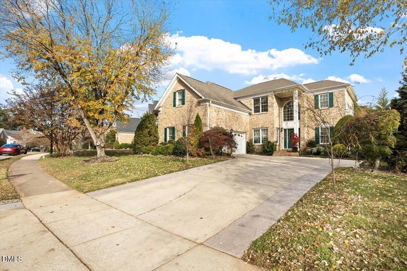 9120 Sanctuary Ct, Raleigh, NC 27617