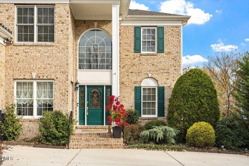 9120 Sanctuary Ct, Raleigh, NC 27617