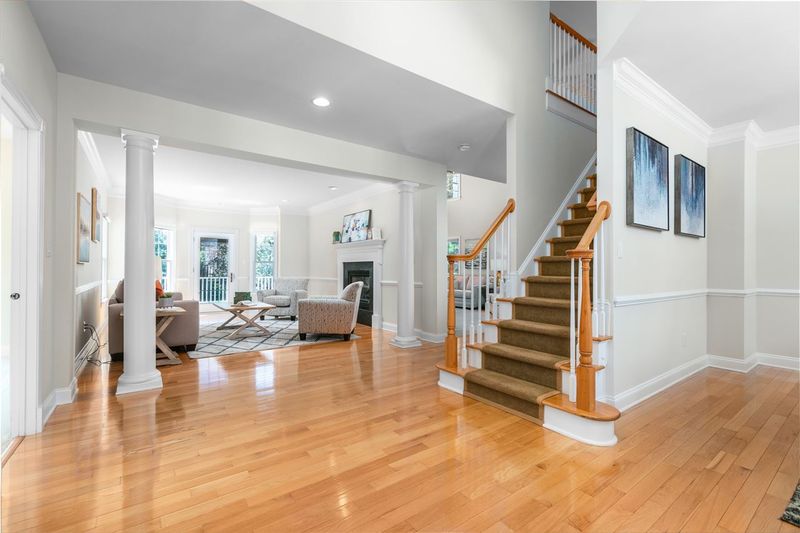9125 Sanctuary Ct, Raleigh, NC 27617