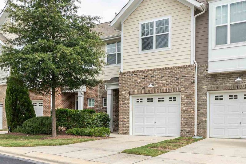 9126 Bunnwood Ln, Raleigh, NC 27617