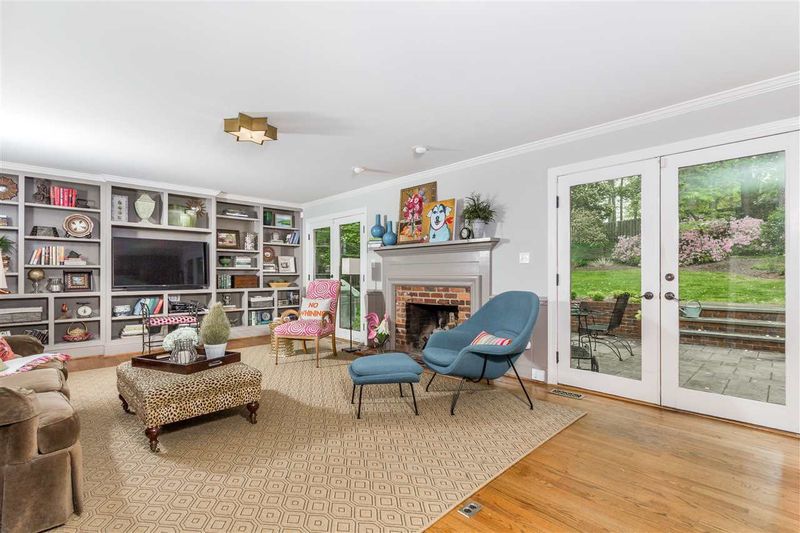 913 Blenheim Dr, Raleigh, NC 27612