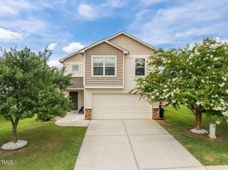 913 Collington Dr, Mebane, NC 27302