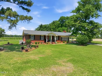 913 Core Rd, Dunn, NC 28334