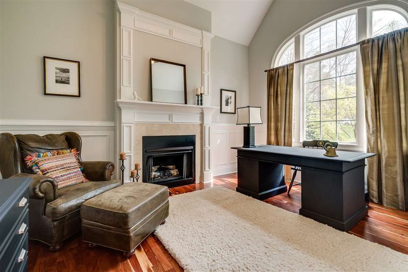 913 Craftsman St, Hillsborough, NC 27278