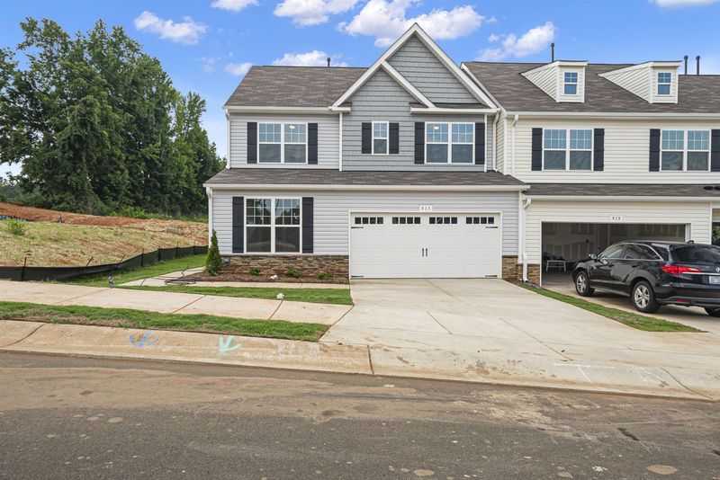 913 Hillman Ln, Mebane, NC 27302