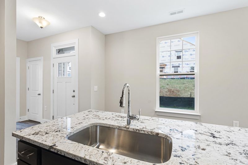 913 Hillman Ln, Mebane, NC 27302