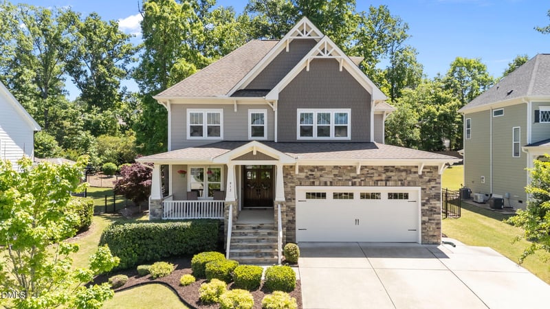 913 Hollymont Dr, Holly Springs, NC 27540