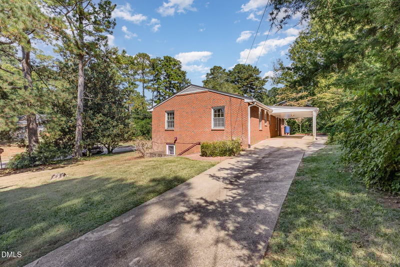913 Merwin Rd, Raleigh, NC 27606