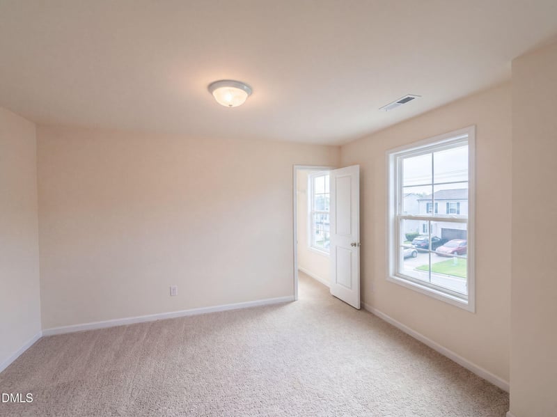 913 Peninsula Pl, Knightdale, NC 27545