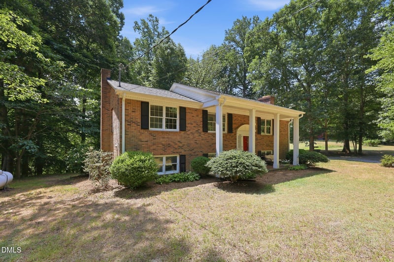 913 Riverview Rd, Raleigh, NC 27610
