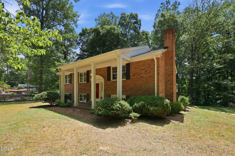 913 Riverview Rd, Raleigh, NC 27610