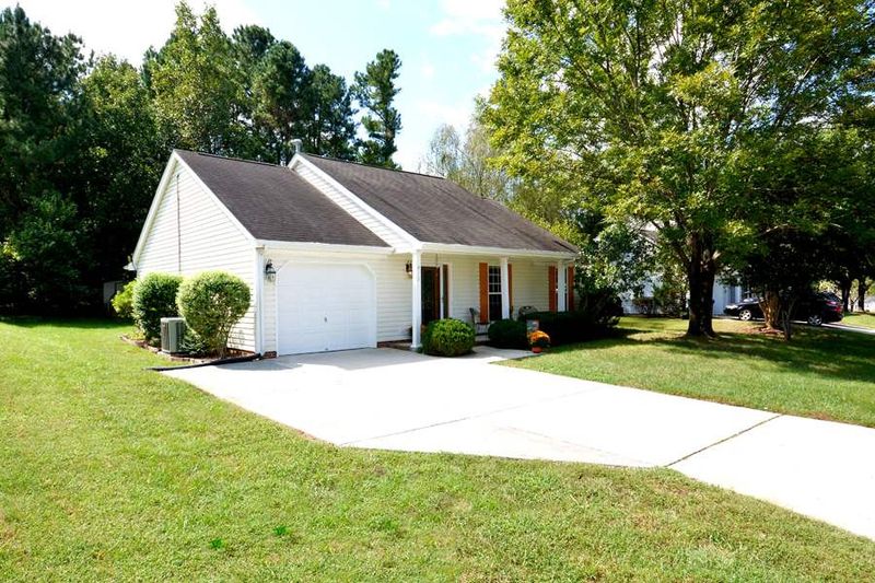 913 Sanderson Dr, Durham, NC 27704