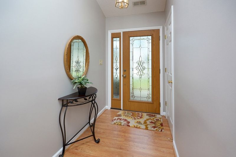 913 Sanderson Dr, Durham, NC 27704