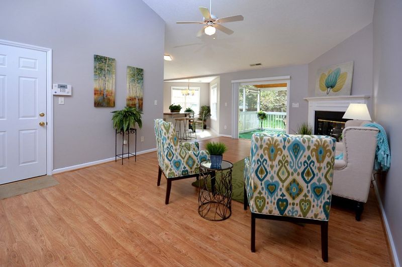 913 Sanderson Dr, Durham, NC 27704