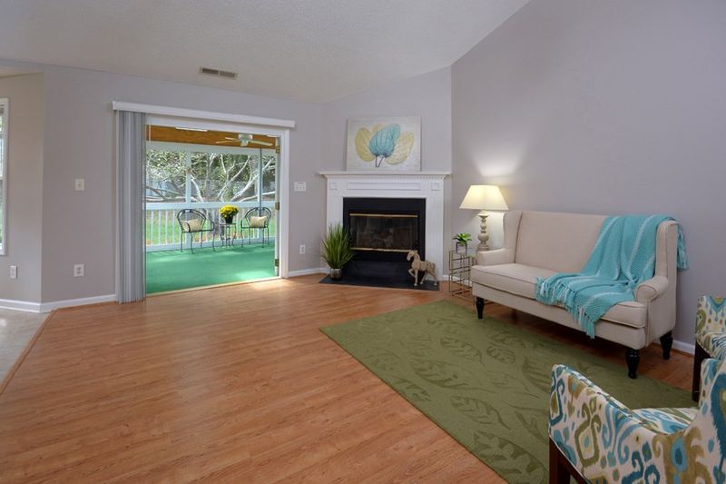 913 Sanderson Dr, Durham, NC 27704
