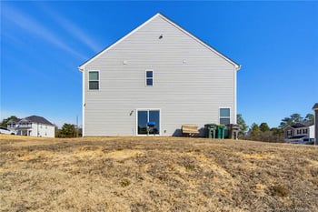 913 Sapphire Stone Ln, Hope Mills, NC 28348