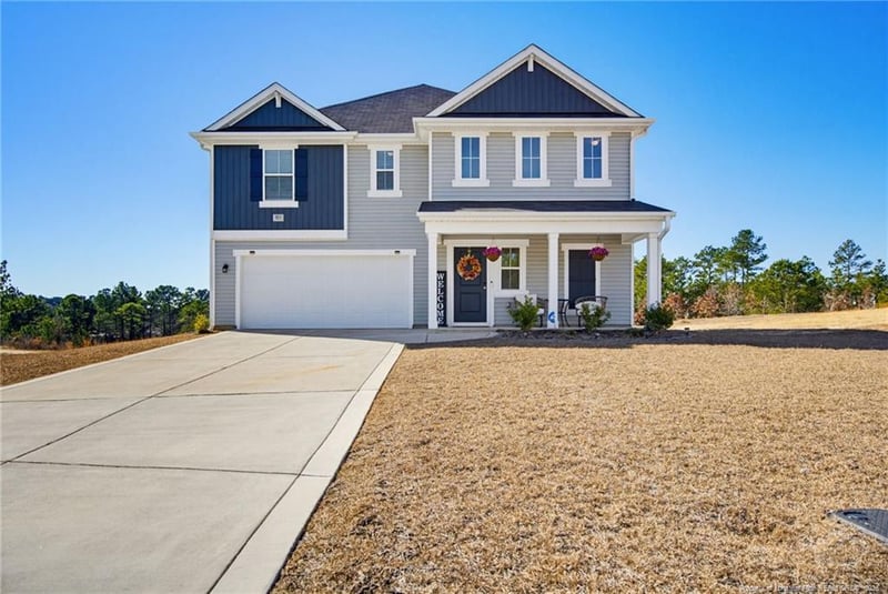 913 Sapphire Stone Ln, Hope Mills, NC 28348