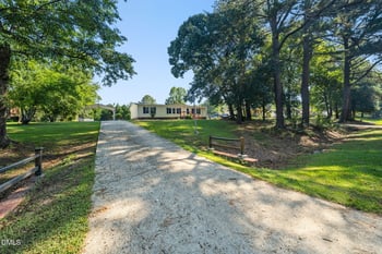 913 Silas Moore Rd, Benson, NC 27504