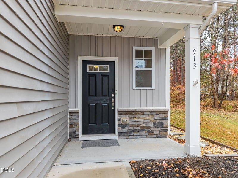 913 Wood Chapel Ln, Durham, NC 27703