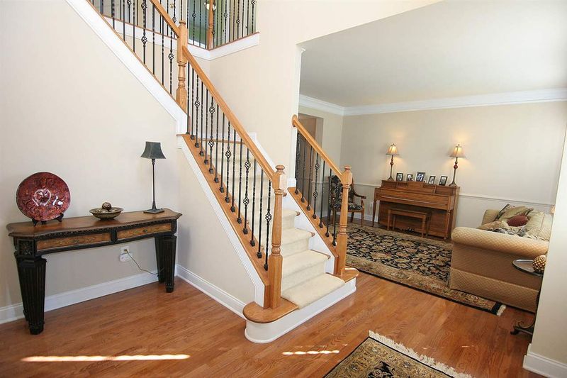 9132 Meadow Mist Ct, Raleigh, NC 27617