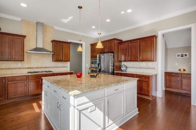 9137 Cobalt Ridge Way, Cary, NC 27519