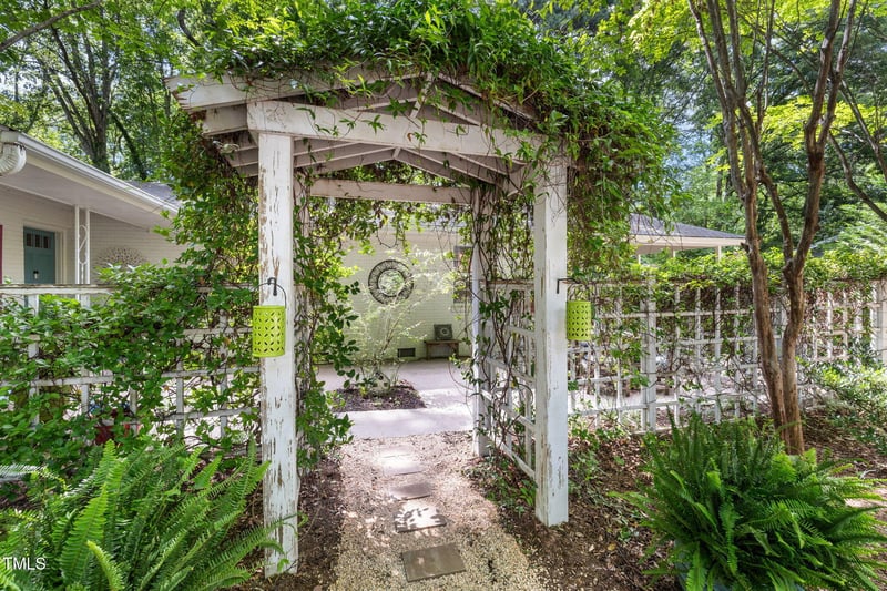 914 Cindy St, Cary, NC 27511
