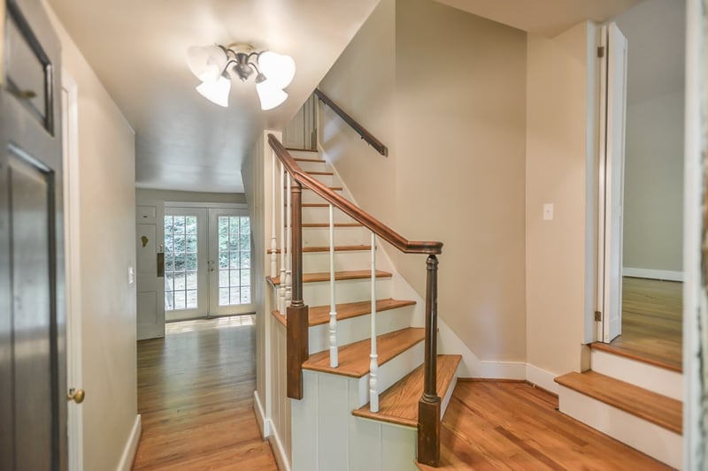 914 Coker Dr, Chapel Hill, NC 27517