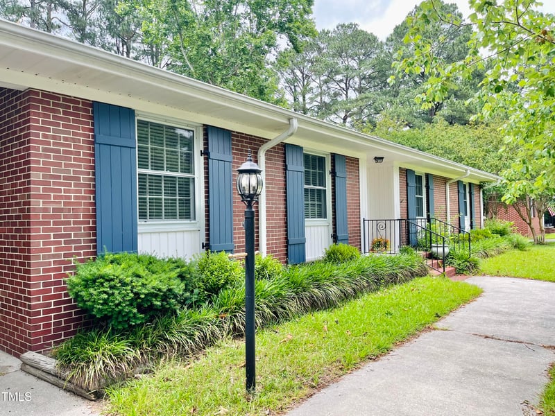 914 Crescent Dr, Smithfield, NC 27577