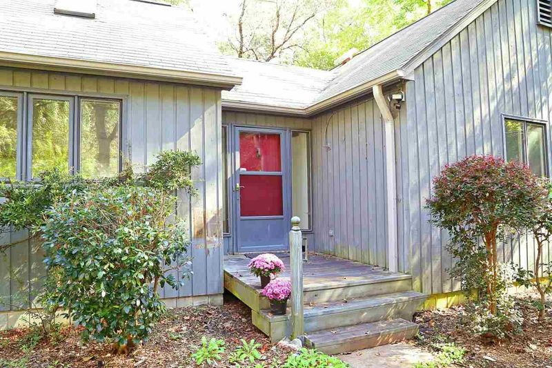 914 Crestwood Ln, Chapel Hill, NC 27517