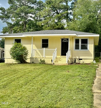 914 Fleetwood Dr, Fayetteville, NC 28305