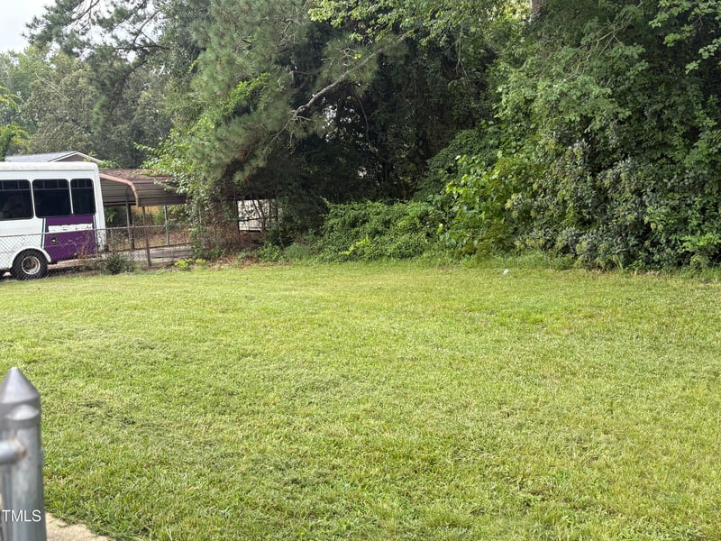 914 Fleetwood Dr, Fayetteville, NC 28305